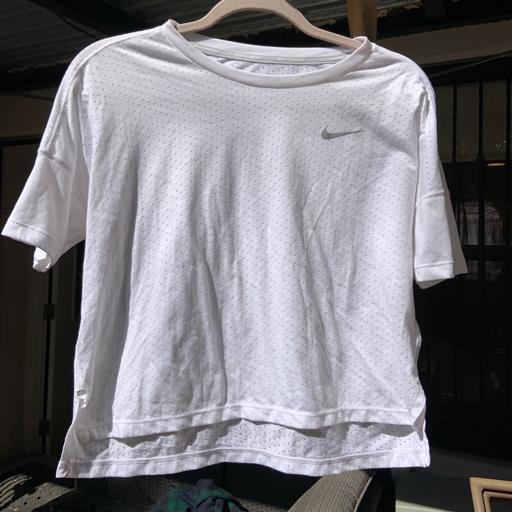 NWOT short sleeve Nike crop top